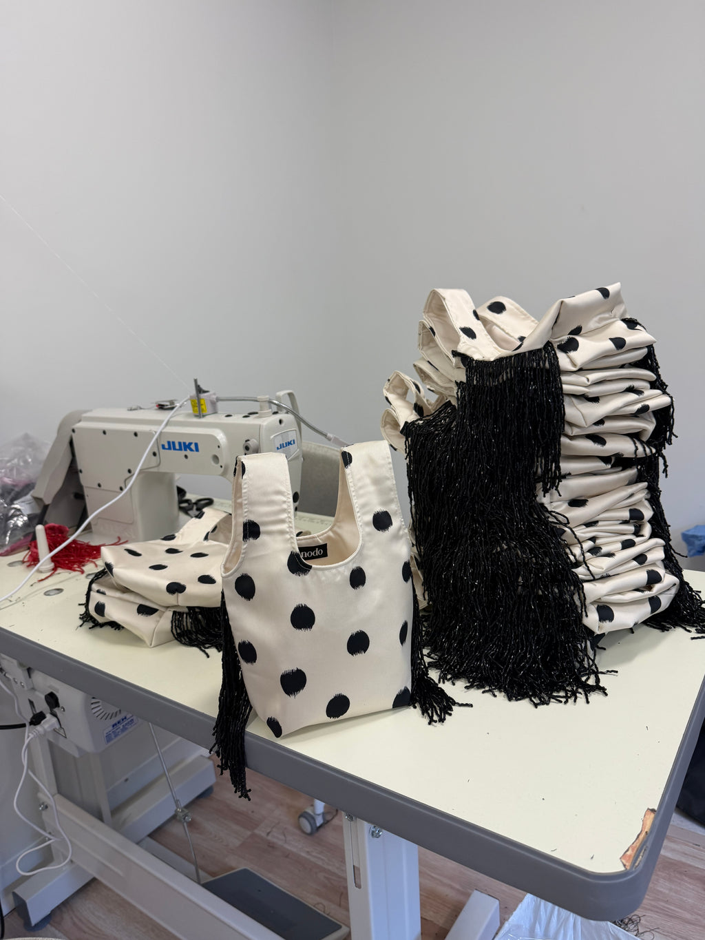 Le Sac Mini - B/W Polka Dot