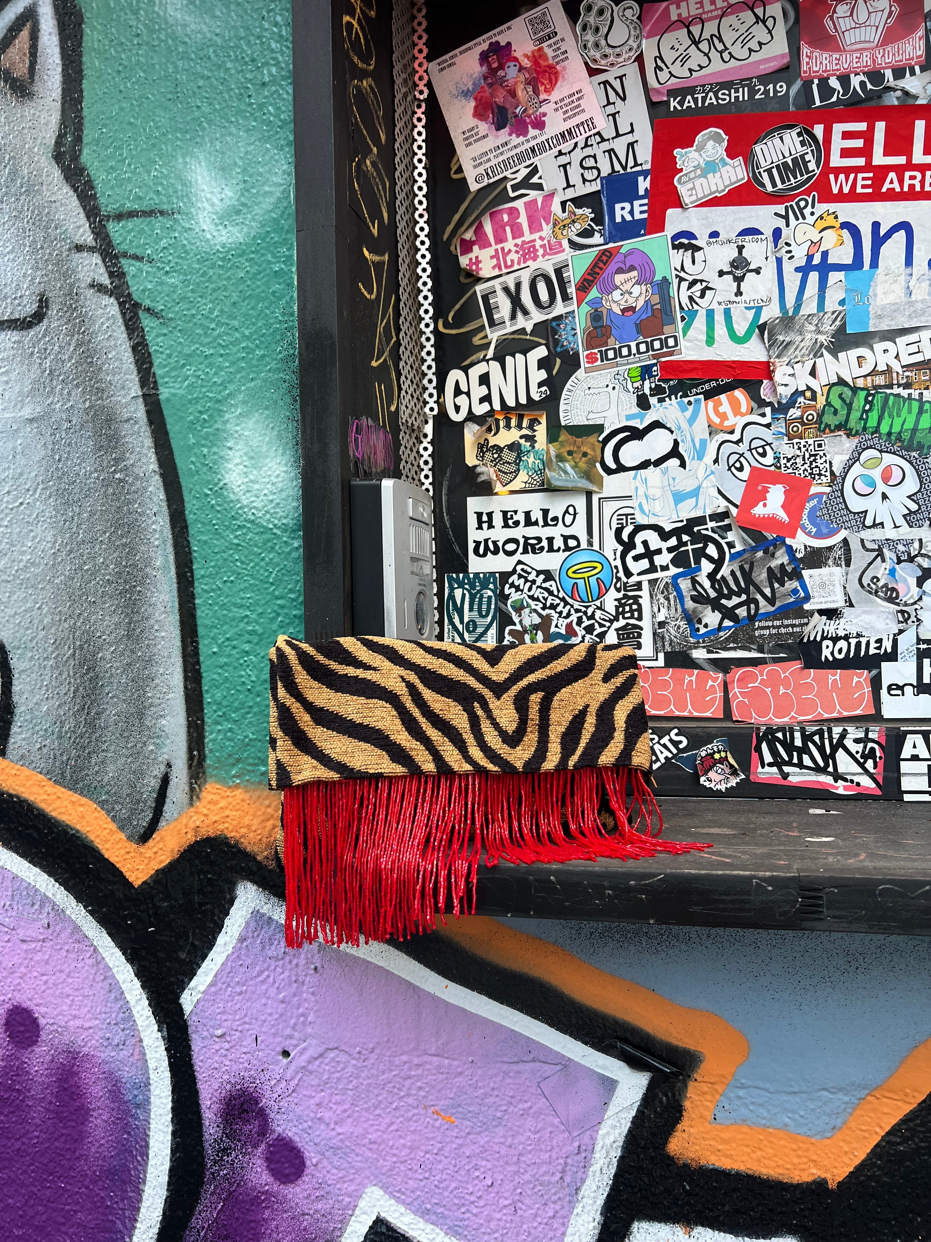 JUNE PRE-ORDER - Le Clutch Foldover - Classic Tigre