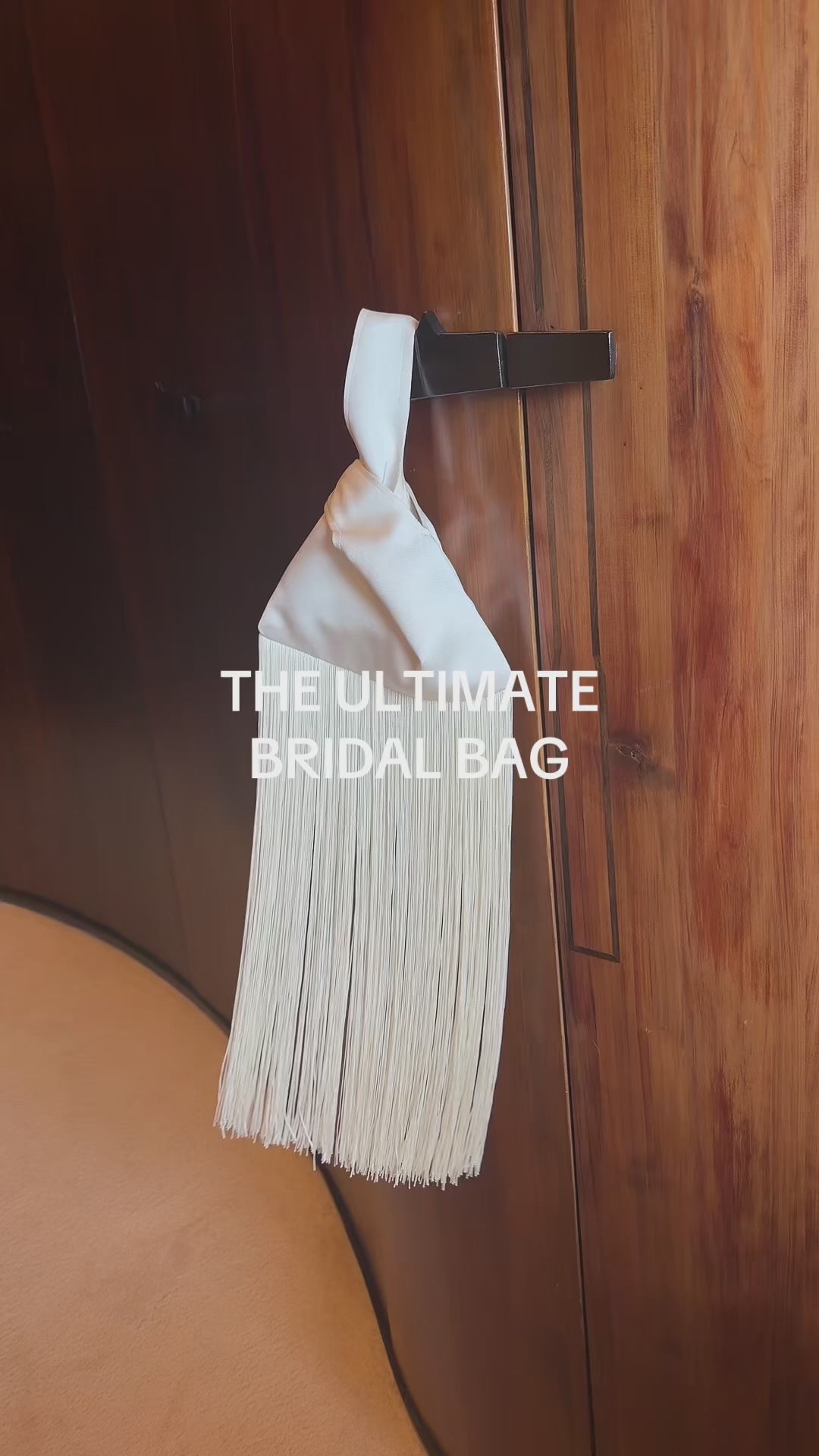 Le Knot Mini - Ivory Satin 18”