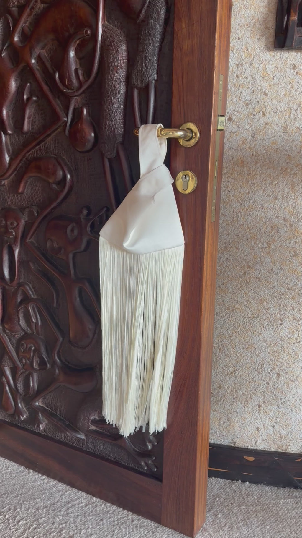 Le Knot Mini - Ivory Satin 18”