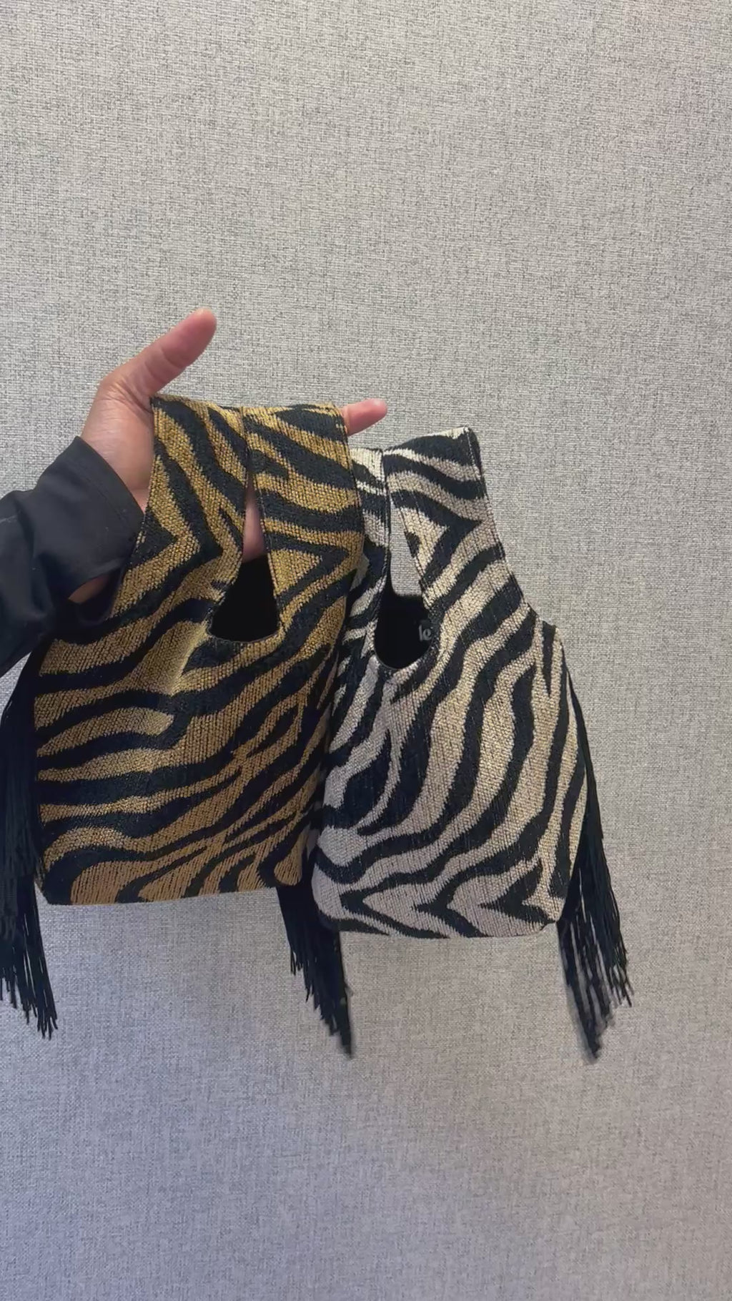 Le Sac Mini - Classic Tigre with Black Chainette Fringe
