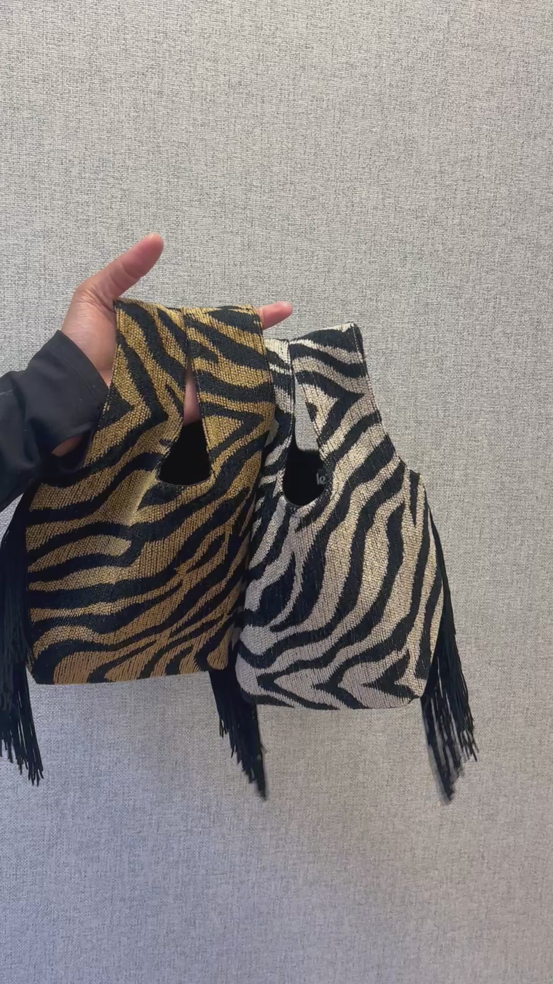 Le Sac Mini - Classic Tigre with Black Chainette Fringe