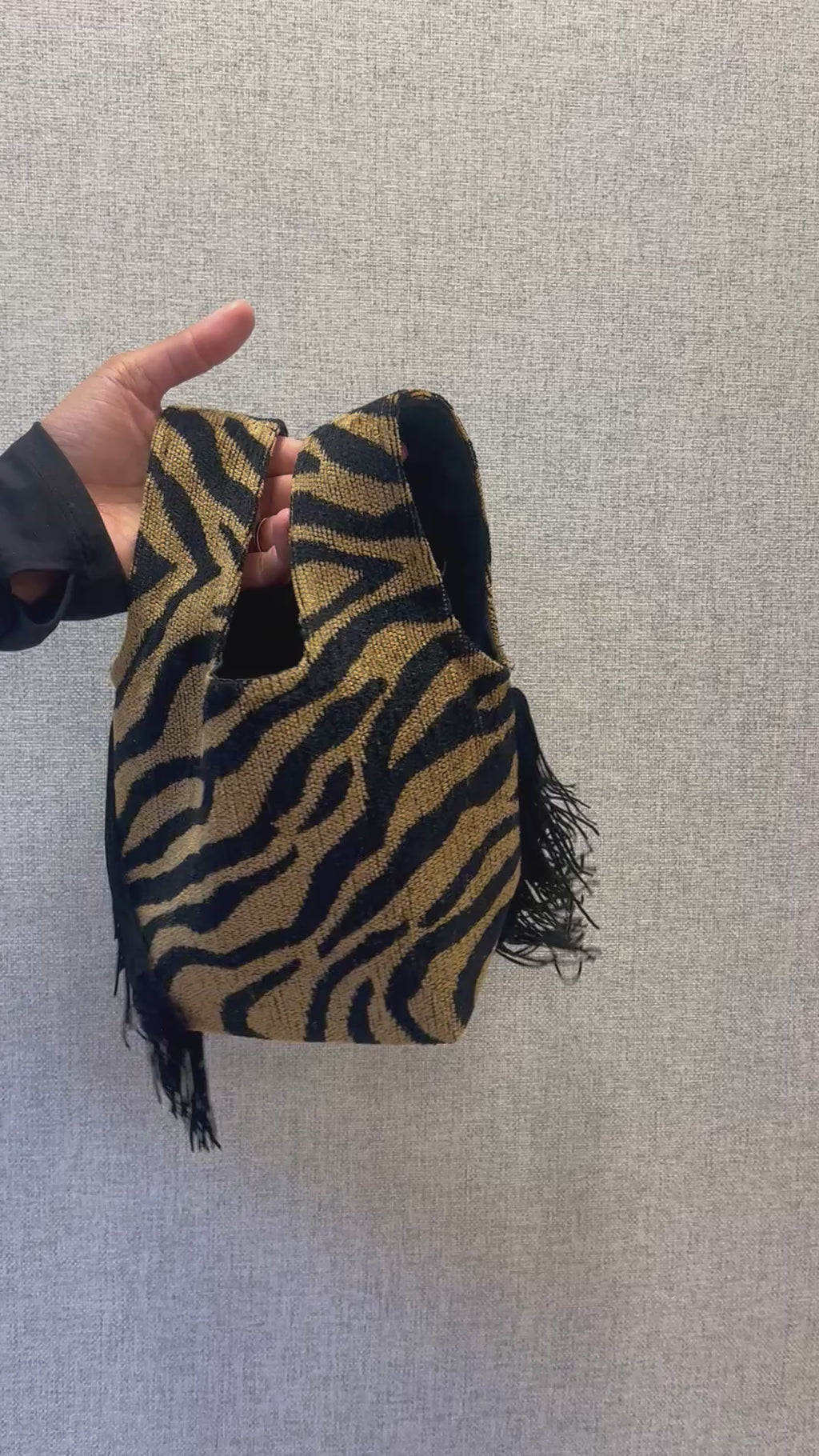 Le Sac Mini - Classic Tigre with Black Chainette Fringe
