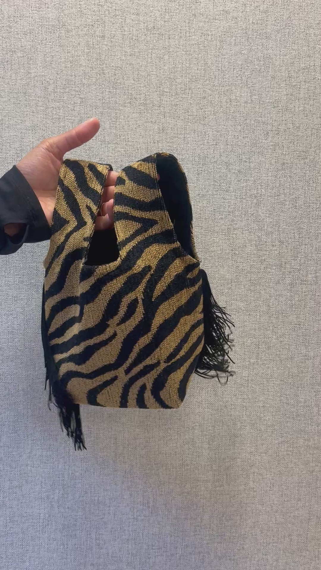 Le Sac Mini - Classic Tigre with Black Chainette Fringe